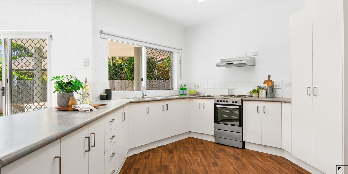 16 Giauca Street, Redlynch, QLD 4870 AUS