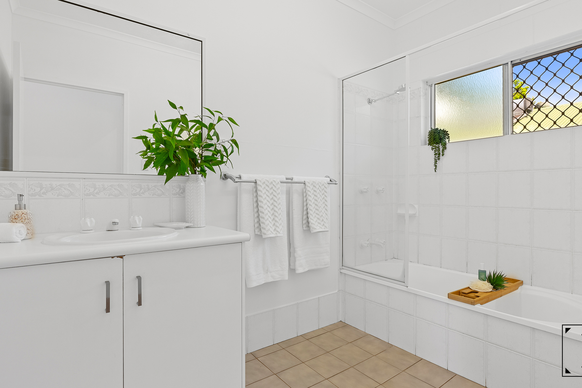16 Giauca Street, Redlynch, QLD 4870 AUS