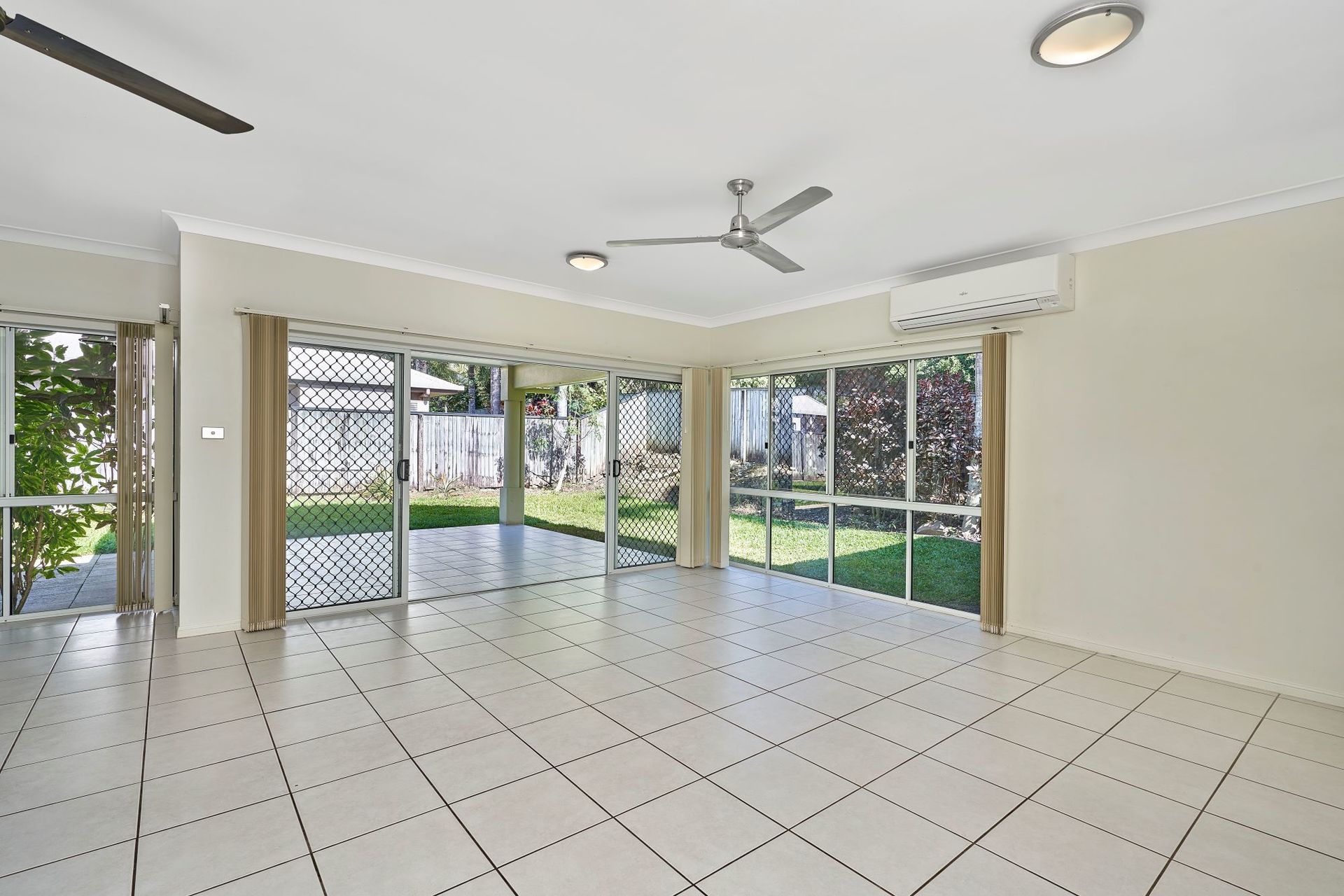 18 MacArthur Close, Palm Cove, QLD 4879 AUS
