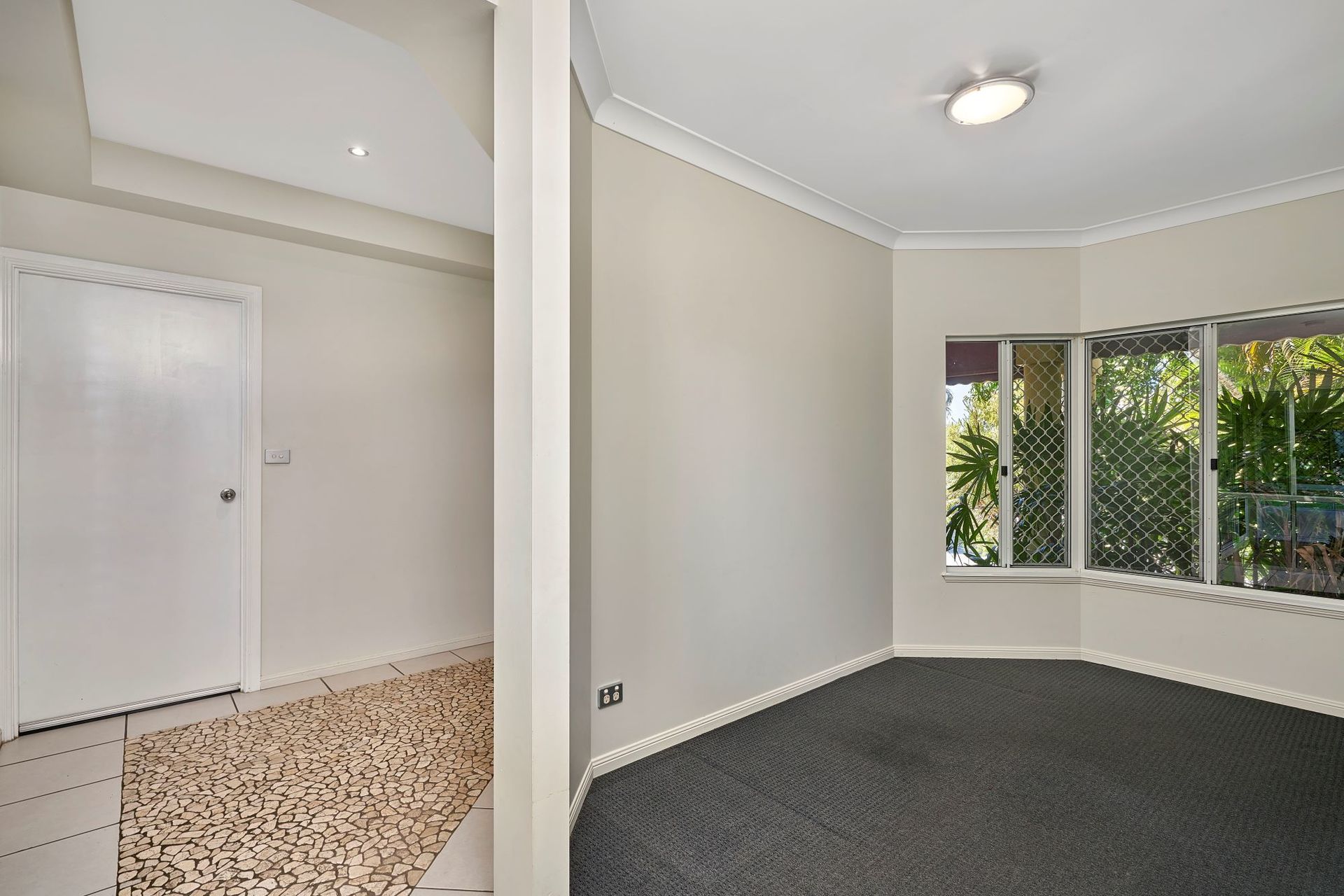 18 MacArthur Close, Palm Cove, QLD 4879 AUS