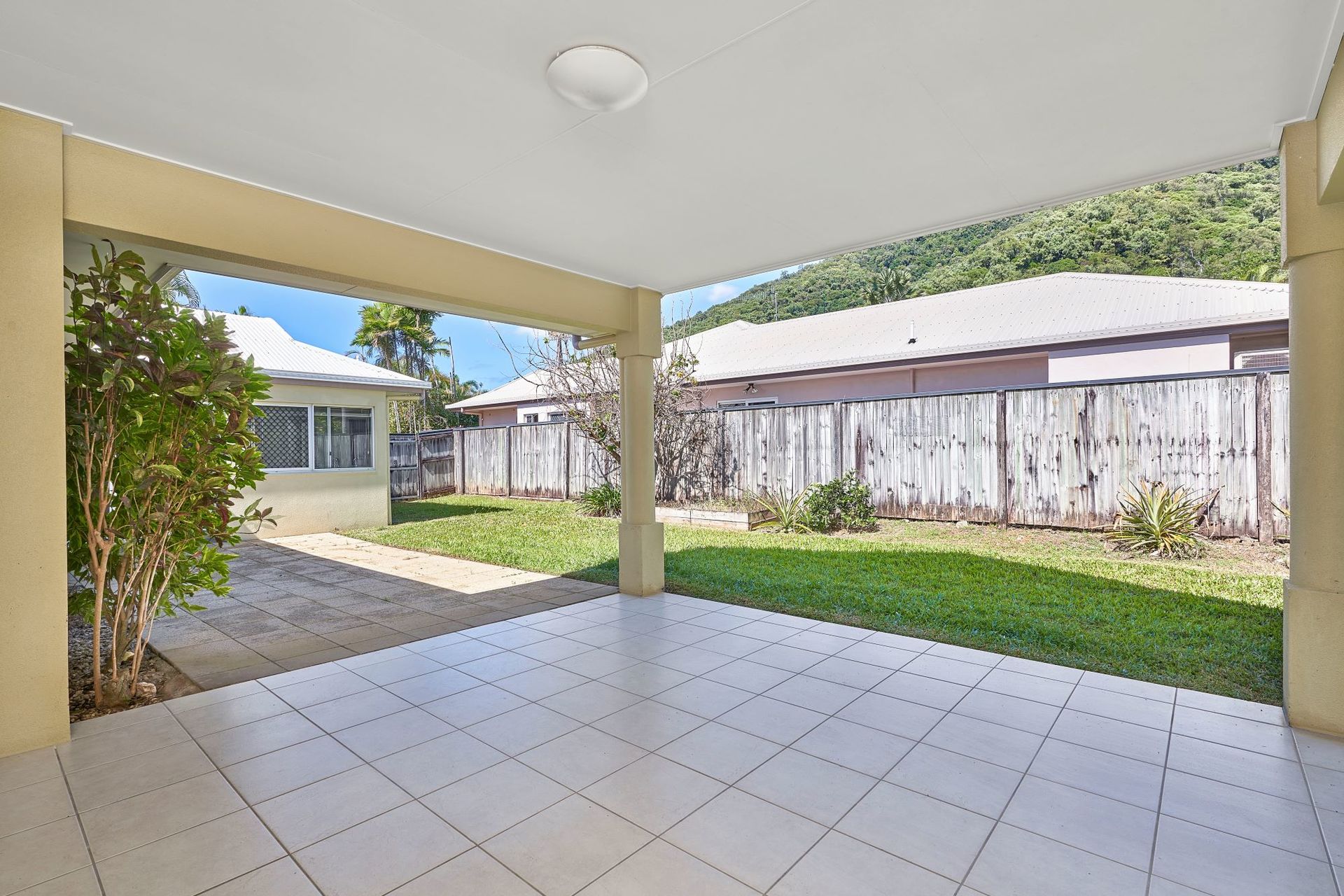 18 MacArthur Close, Palm Cove, QLD 4879 AUS