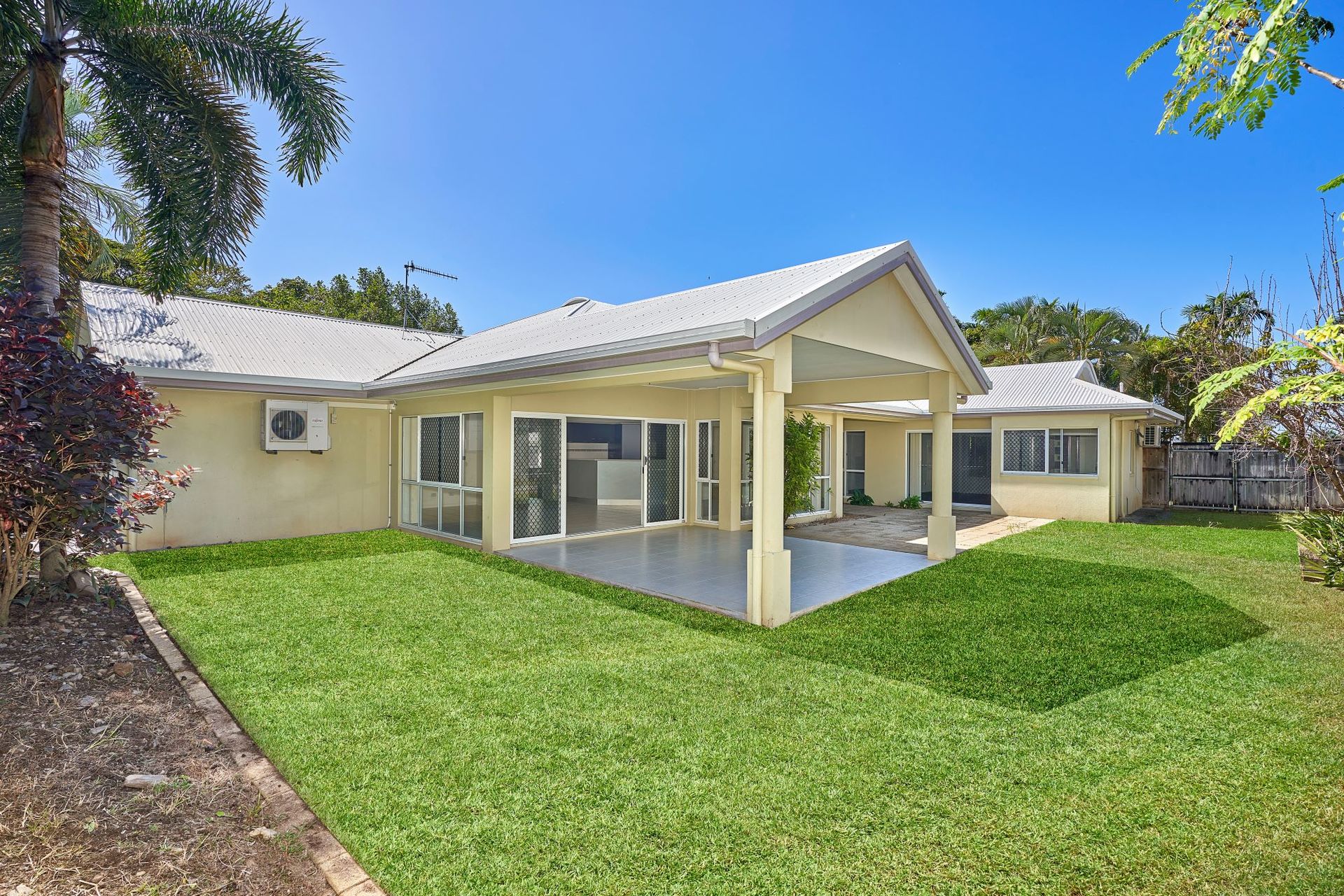 18 MacArthur Close, Palm Cove, QLD 4879 AUS