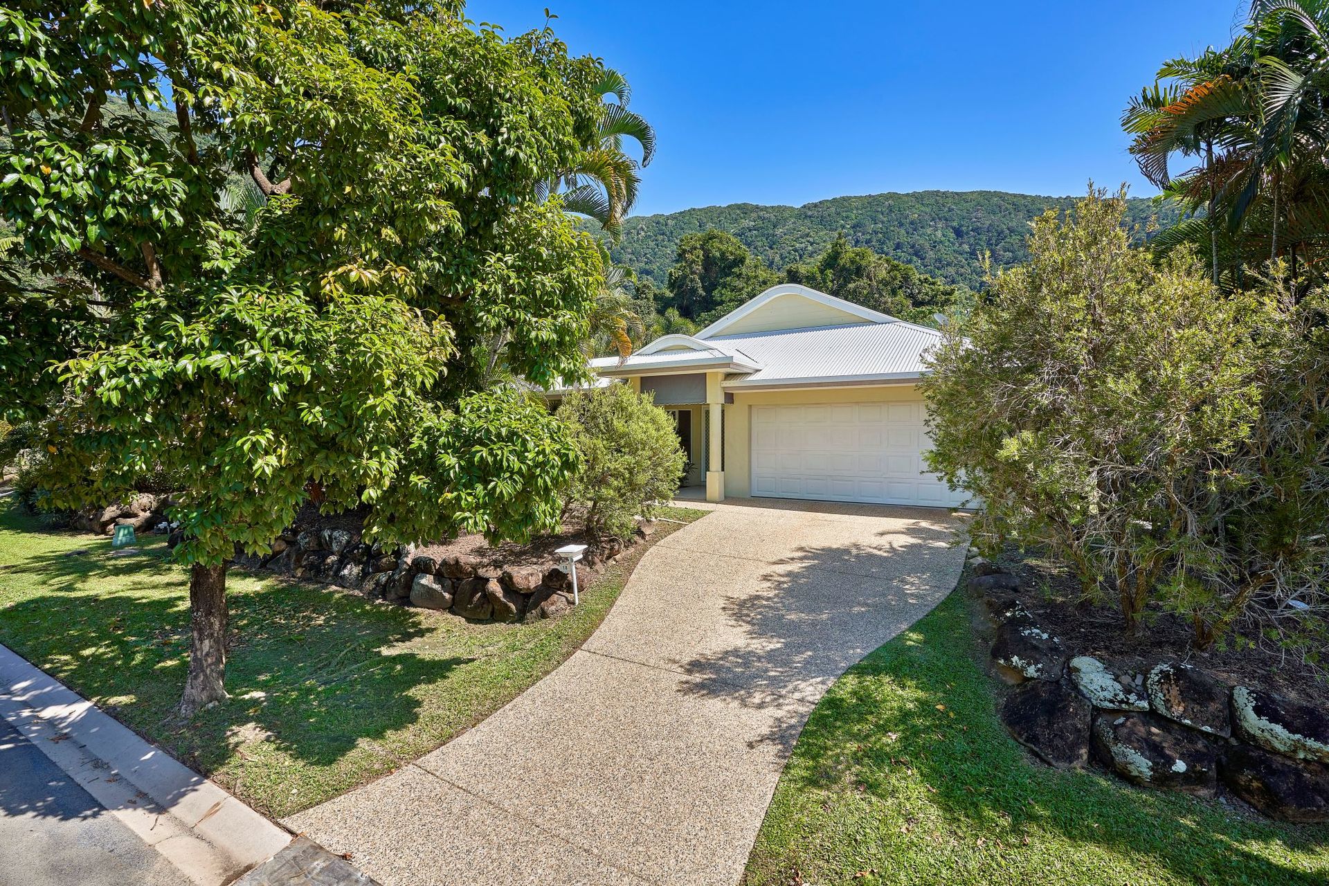 18 MacArthur Close, Palm Cove, QLD 4879 AUS