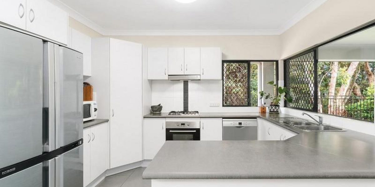 4 Petrie Close, Kewarra Beach, QLD 4879 AUS