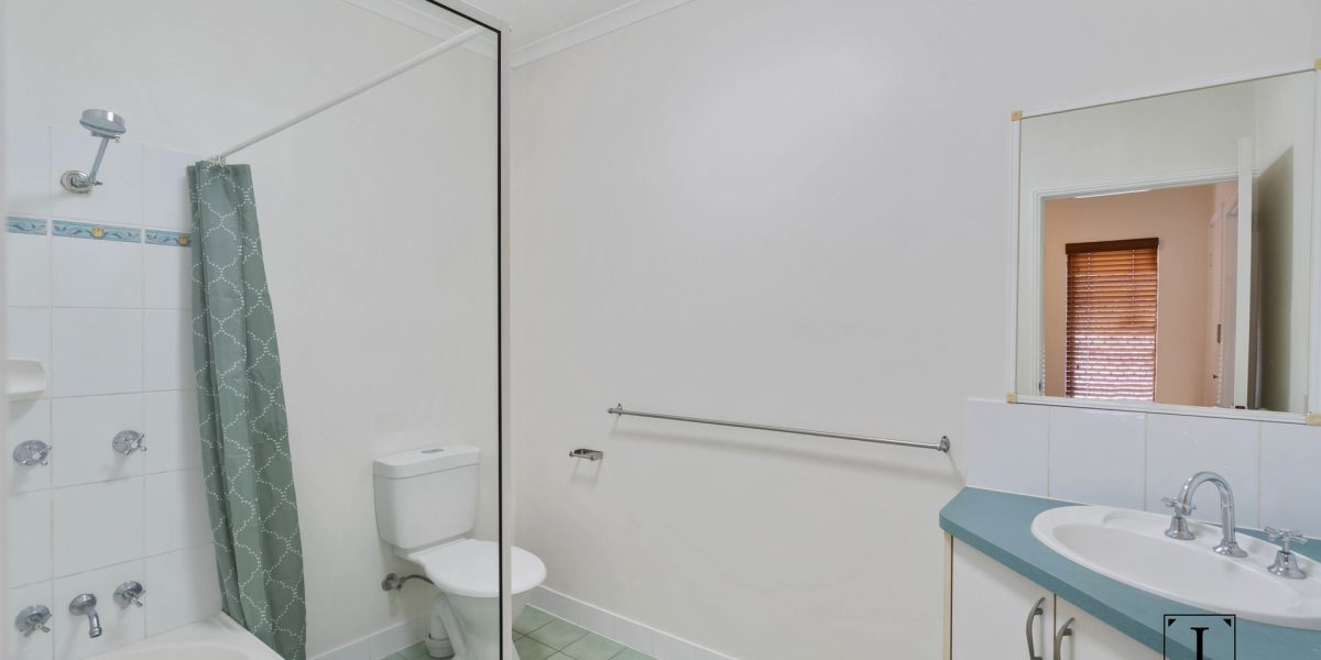 1/36 Springfield Crescent, Manoora, QLD 4870 AUS