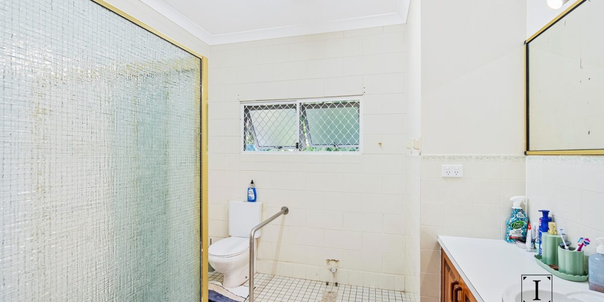 17 Narelle Close, Yorkeys Knob, QLD 4878 AUS