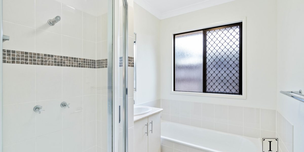 64 Xavier Herbert Drive, Redlynch, QLD 4870 AUS