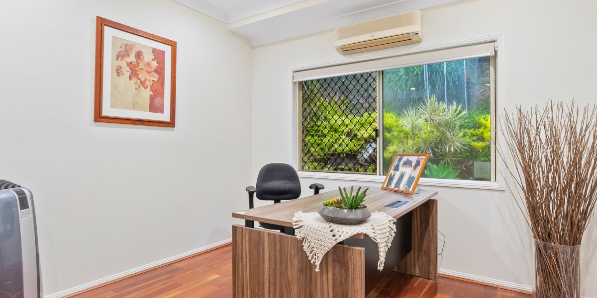 5 Hussar Close, Kanimbla, QLD 4870 AUS