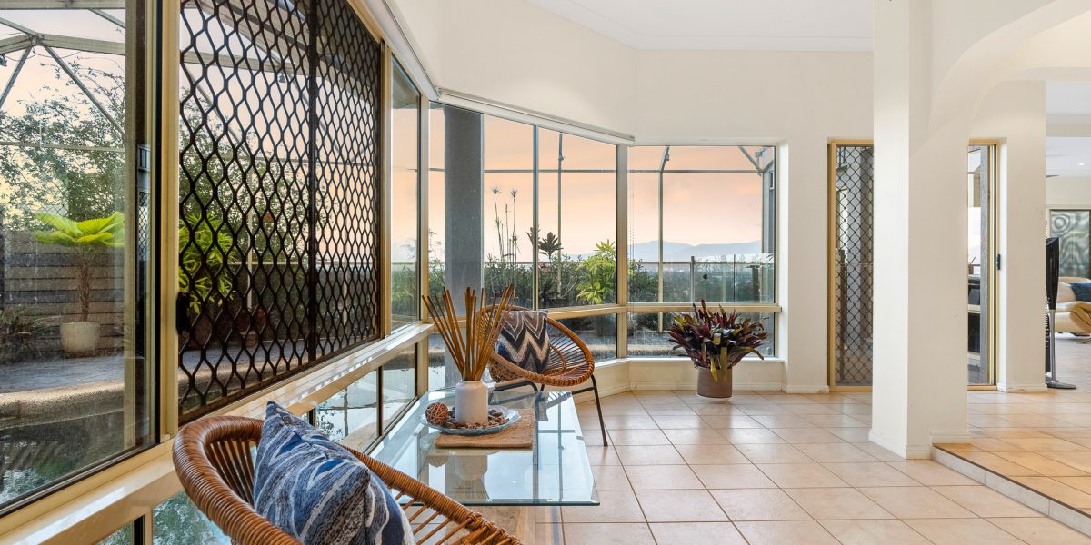 5 Hussar Close, Kanimbla, QLD 4870 AUS