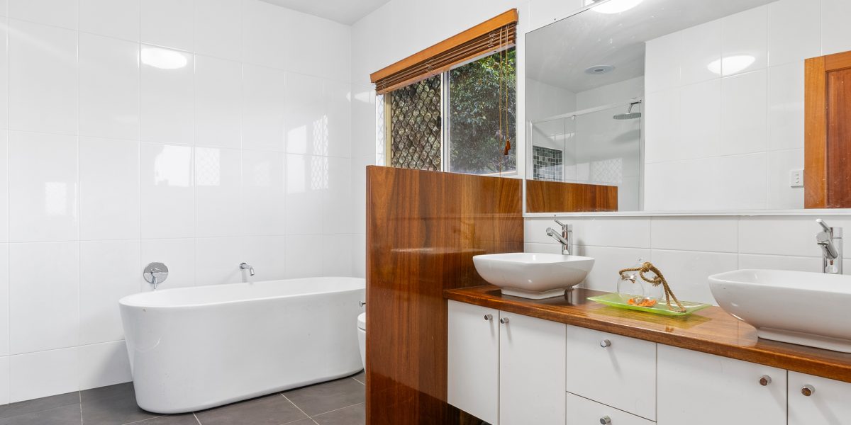 5 Hussar Close, Kanimbla, QLD 4870 AUS