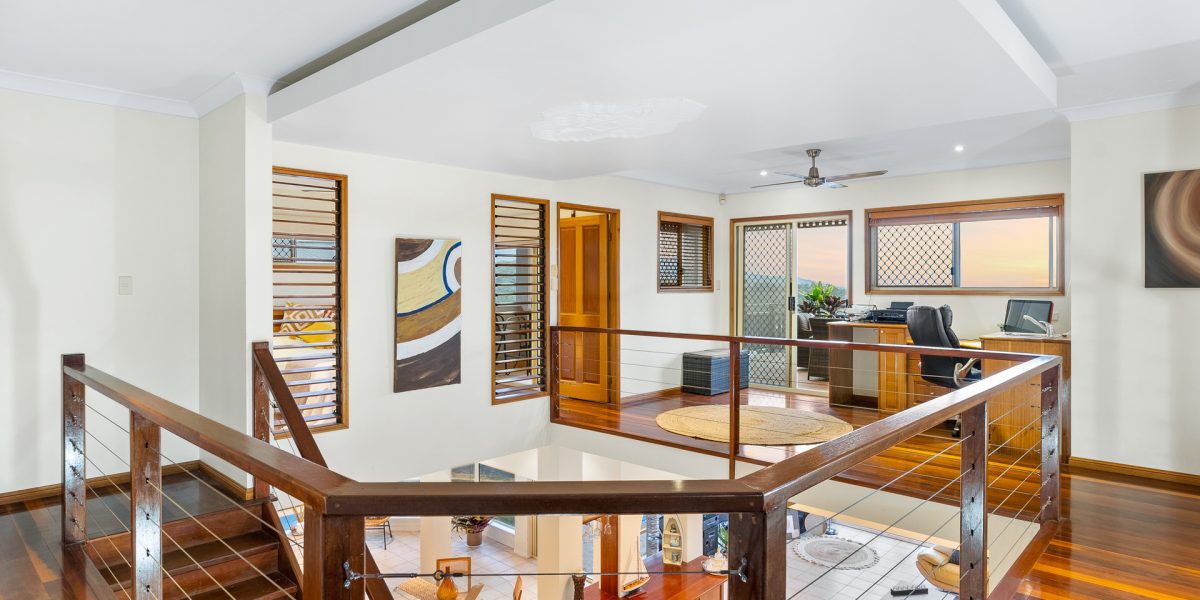 5 Hussar Close, Kanimbla, QLD 4870 AUS