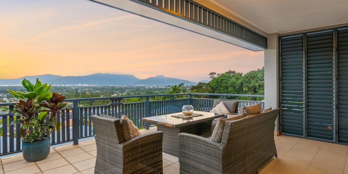 5 Hussar Close, Kanimbla, QLD 4870 AUS