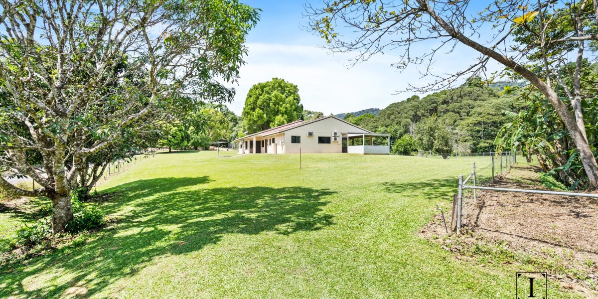 1 Jumrum Close, Kuranda, QLD 4881 AUS