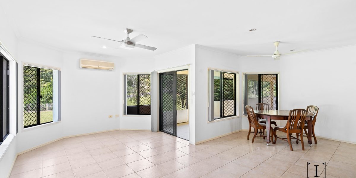 1 Jumrum Close, Kuranda, QLD 4881 AUS