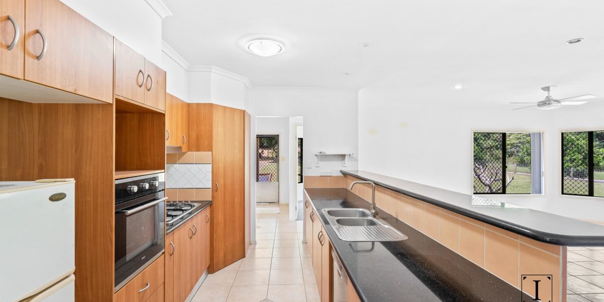 1 Jumrum Close, Kuranda, QLD 4881 AUS