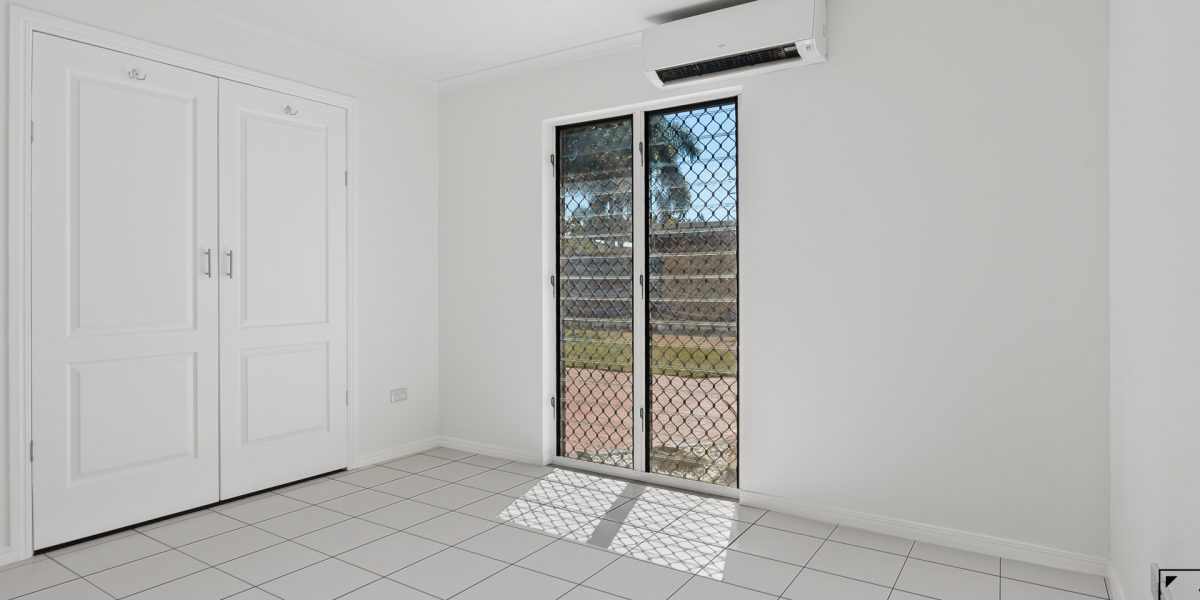 11 Golf Street, Yorkeys Knob, QLD 4878 AUS