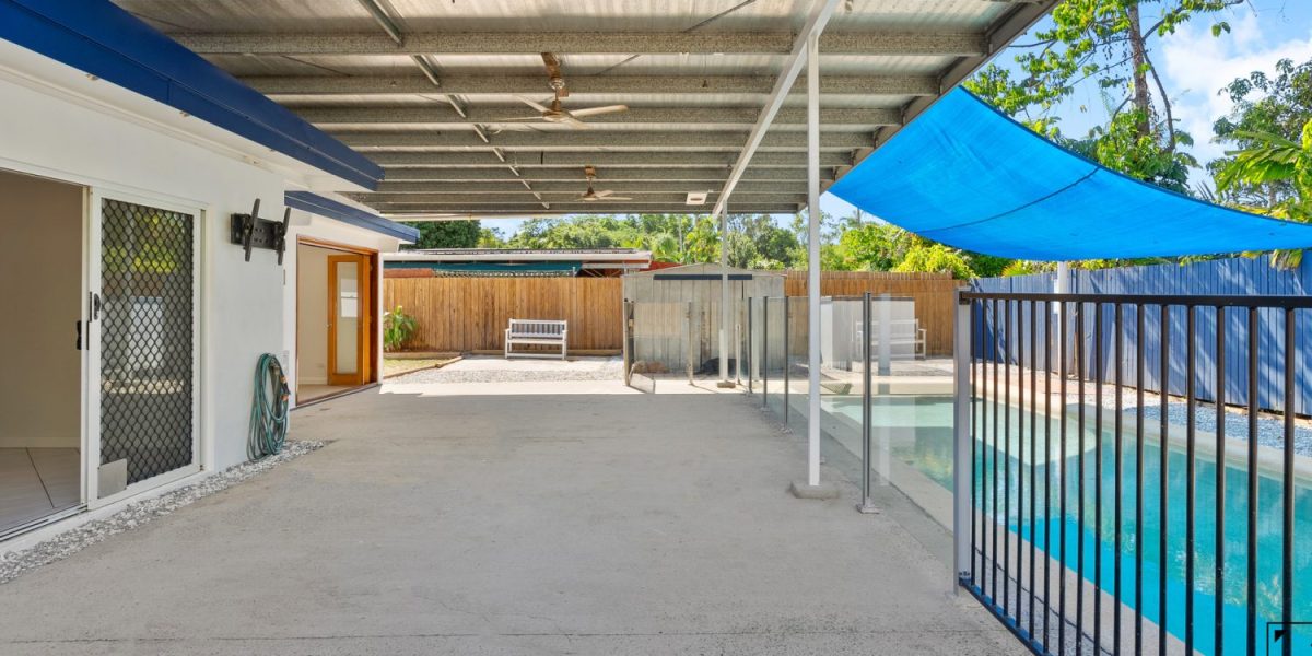 11 Golf Street, Yorkeys Knob, QLD 4878 AUS