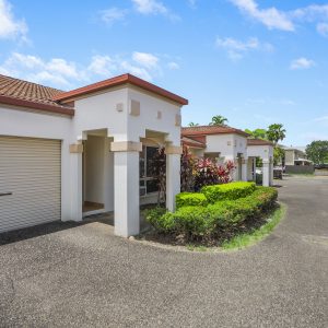 10/5-7 Oyster Court, Trinity Beach, QLD 4879 AUS