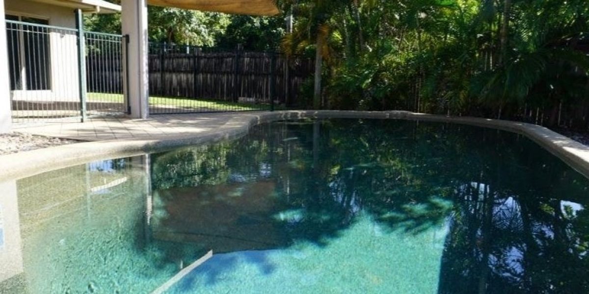 10 Bassett Street, Kanimbla, QLD 4870 AUS