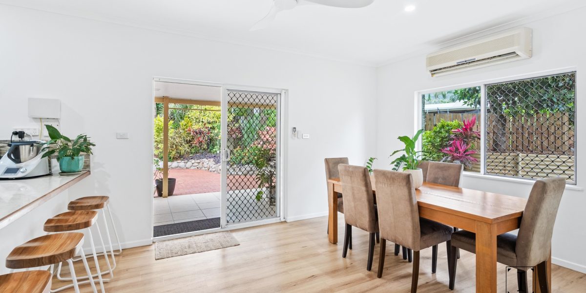 5 Elkhorn Close, Redlynch, QLD 4870 AUS