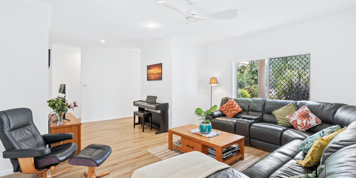 5 Elkhorn Close, Redlynch, QLD 4870 AUS