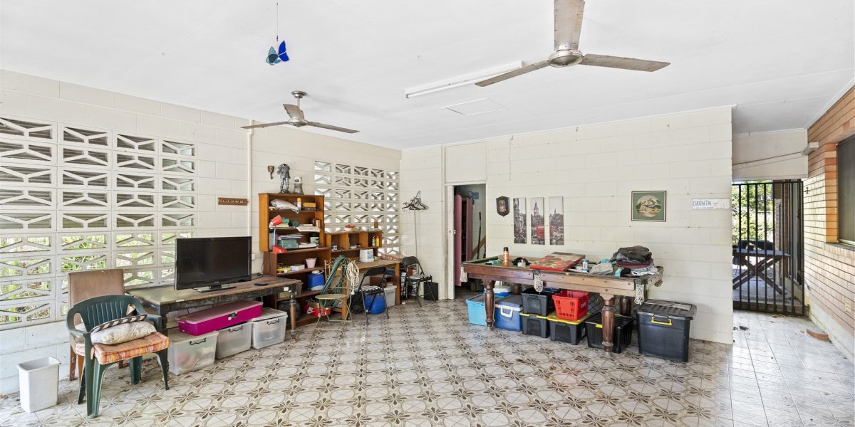 38 Curtin Street, Westcourt, QLD 4870 AUS