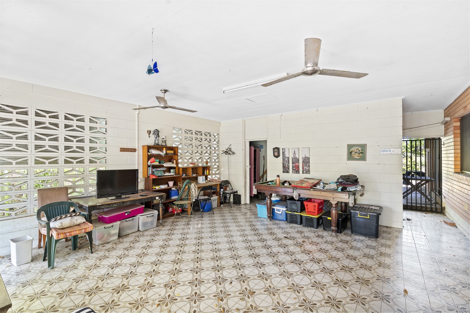 38 Curtin Street, Westcourt, QLD 4870 AUS