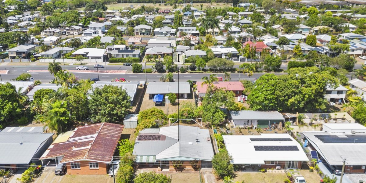 38 Curtin Street, Westcourt, QLD 4870 AUS