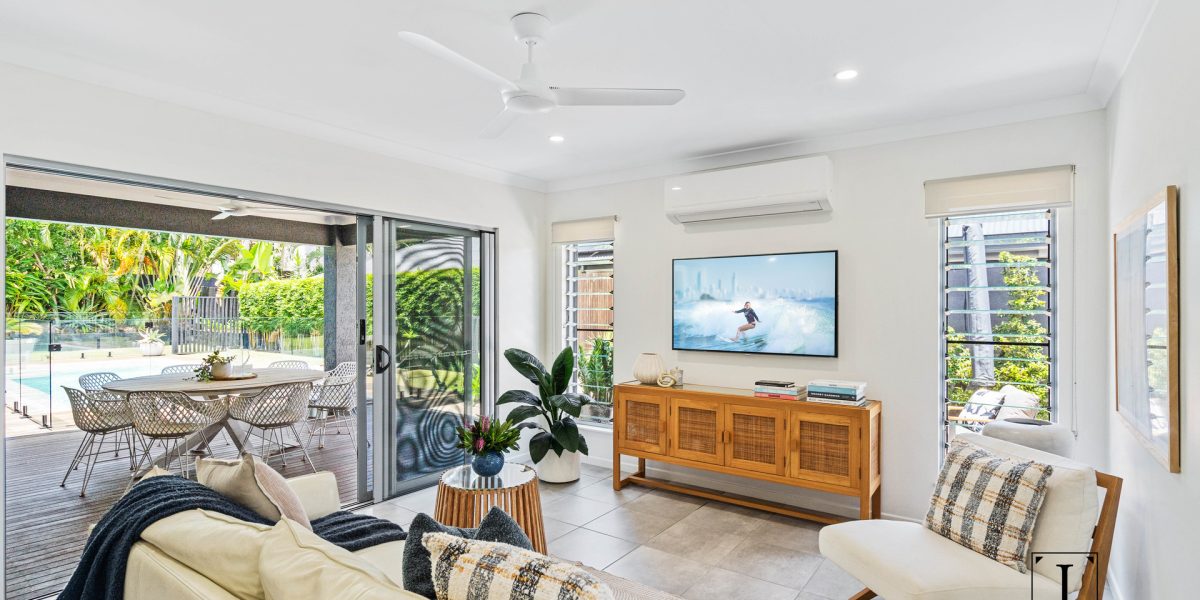 34 Lagoon Drive, Trinity Beach, QLD 4879 AUS