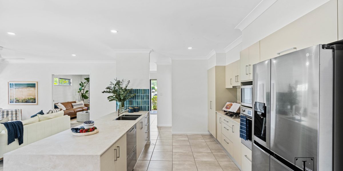 34 Lagoon Drive, Trinity Beach, QLD 4879 AUS
