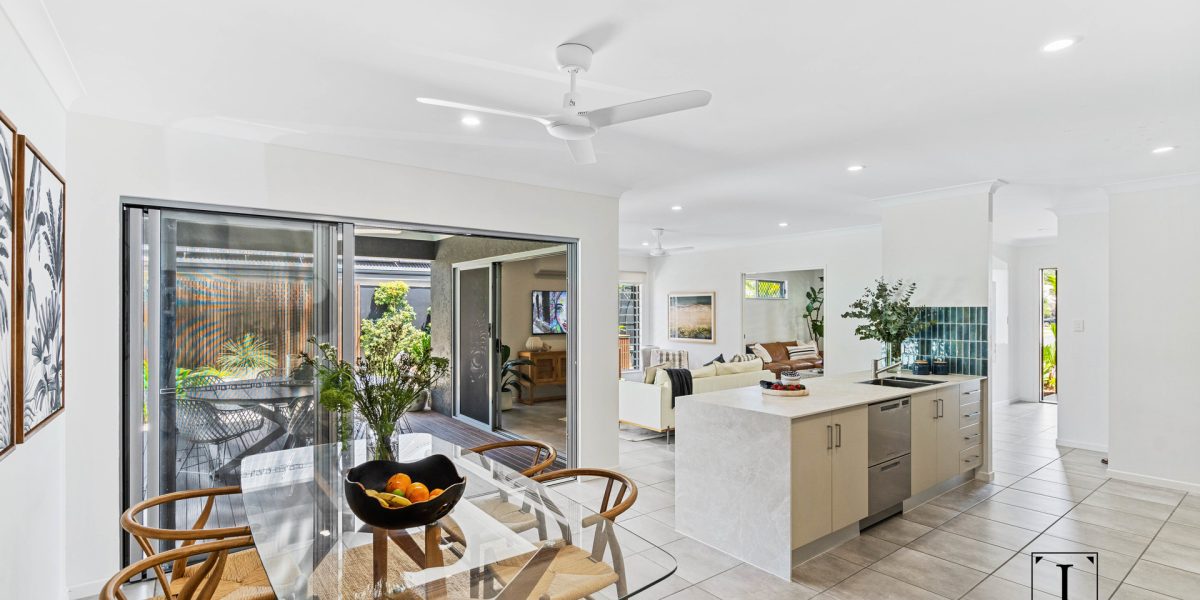 34 Lagoon Drive, Trinity Beach, QLD 4879 AUS