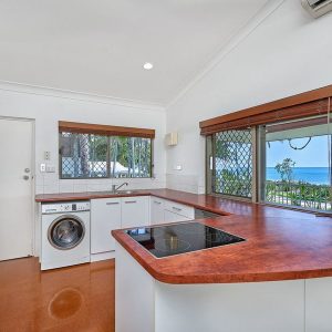 1/39 Arlington Esplanade, Clifton Beach, QLD 4879 AUS