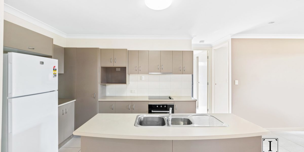 4 Kehone Street, Redlynch, QLD 4870 AUS