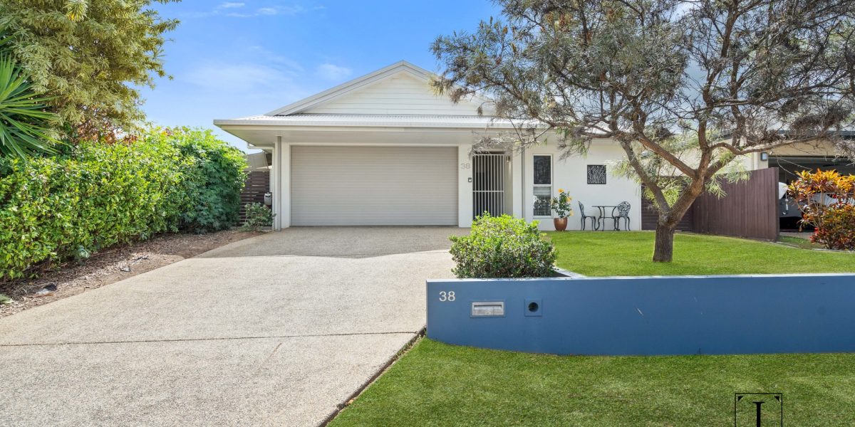 38 Landsborough Drive, Smithfield, QLD 4878 AUS
