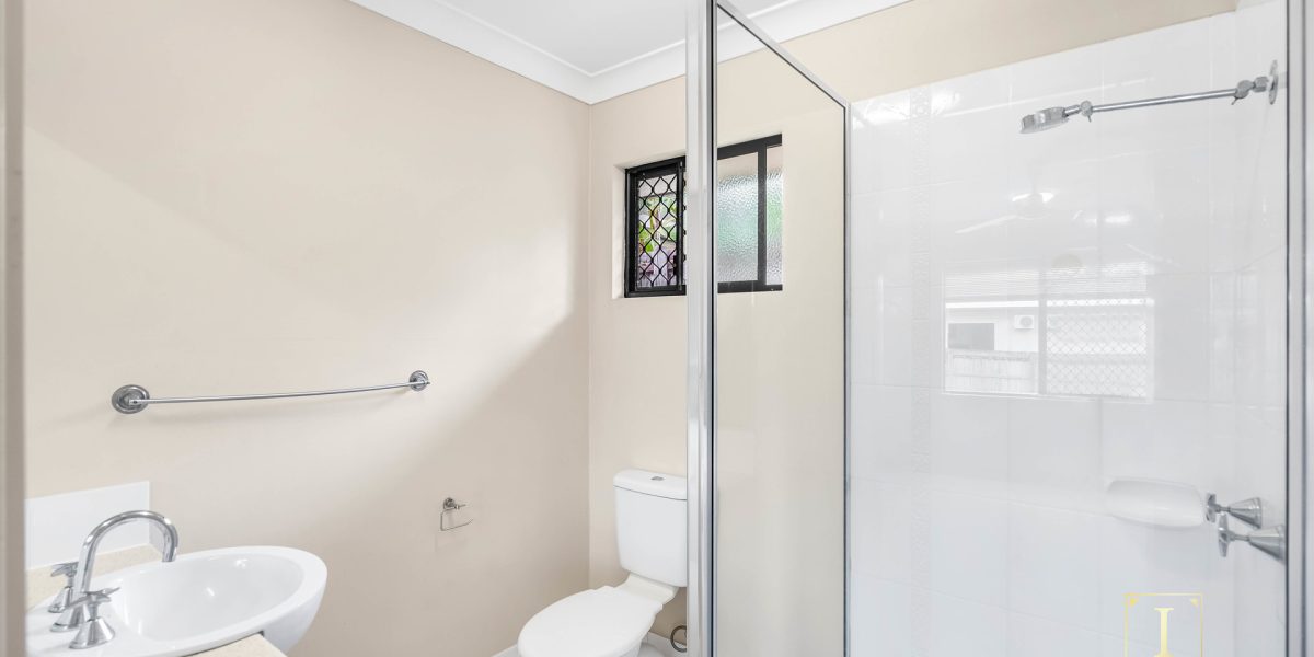 6 Messina Close, Kanimbla, QLD 4870 AUS