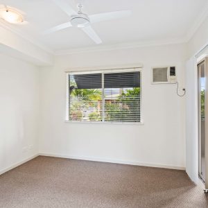 205/2-8 Centenary Close, Manoora, QLD 4870 AUS