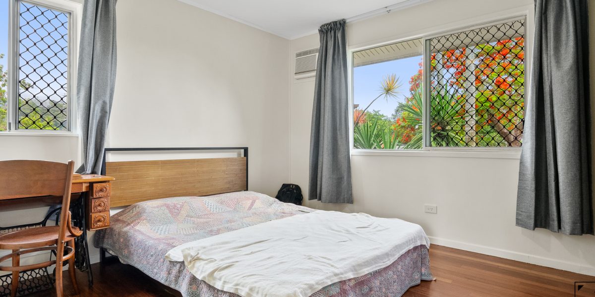 54 Jensen Street, Manoora, QLD 4870 AUS