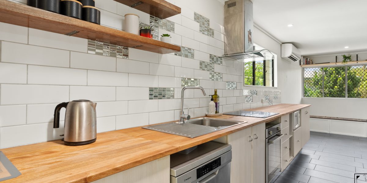 54 Jensen Street, Manoora, QLD 4870 AUS