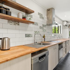 54 Jensen Street, Manoora, QLD 4870 AUS