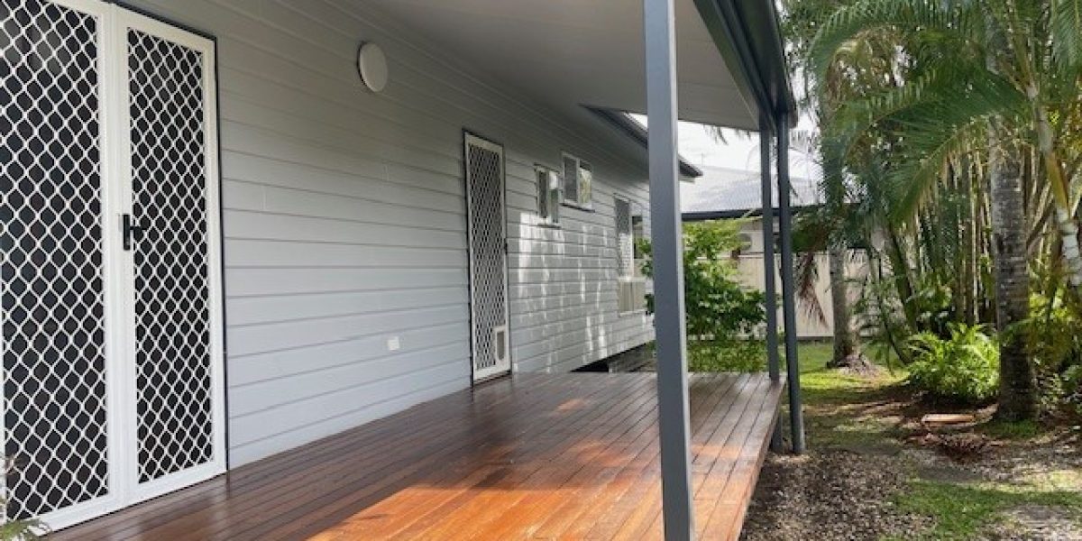 2/33 Miles Street, Manunda, QLD 4870 AUS