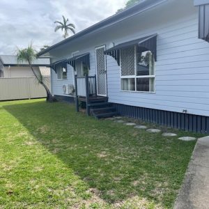 2/33 Miles Street, Manunda, QLD 4870 AUS