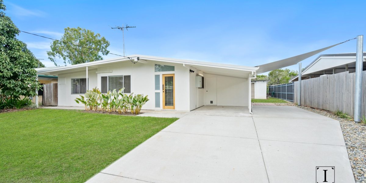 30 Oak Street, Holloways Beach, QLD 4878 AUS