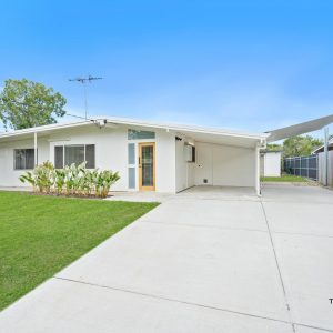 30 Oak Street, Holloways Beach, QLD 4878 AUS