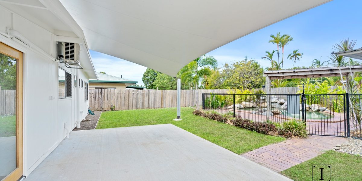 30 Oak Street, Holloways Beach, QLD 4878 AUS