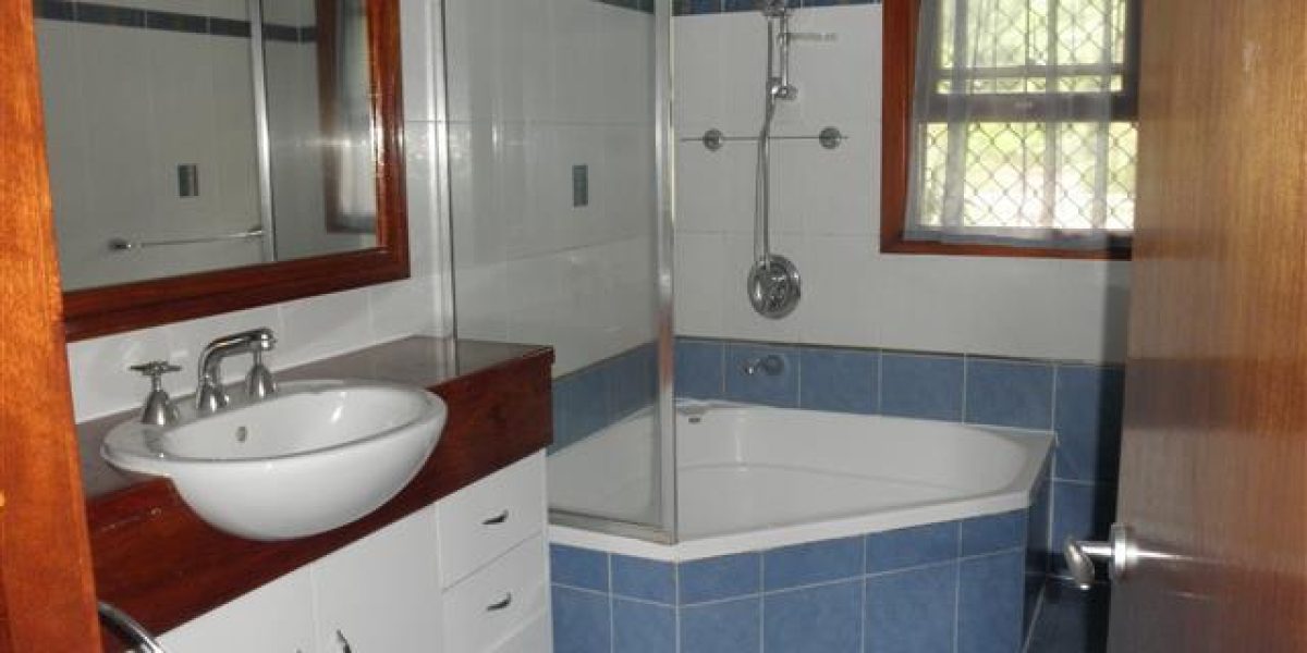 19 Fogarty Street, Whitfield, QLD 4870 AUS