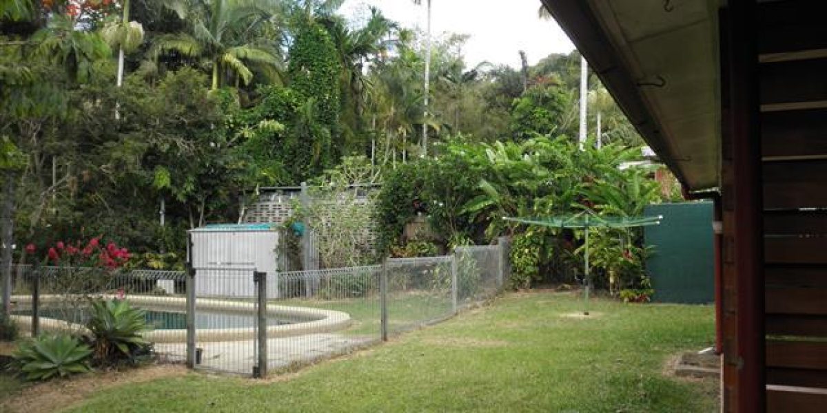 19 Fogarty Street, Whitfield, QLD 4870 AUS