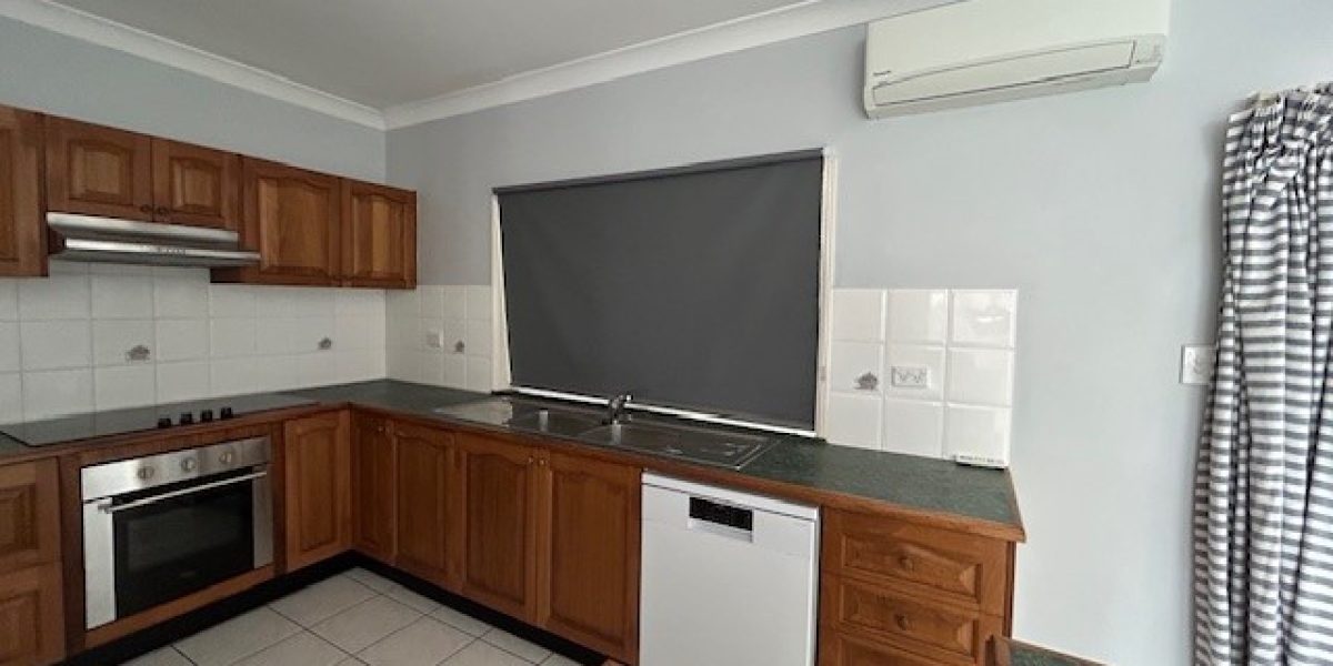 41 Robson Drive, Mooroobool, QLD 4870 AUS
