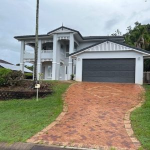 41 Robson Drive, Mooroobool, QLD 4870 AUS