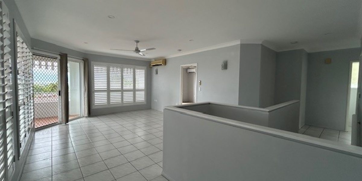 41 Robson Drive, Mooroobool, QLD 4870 AUS