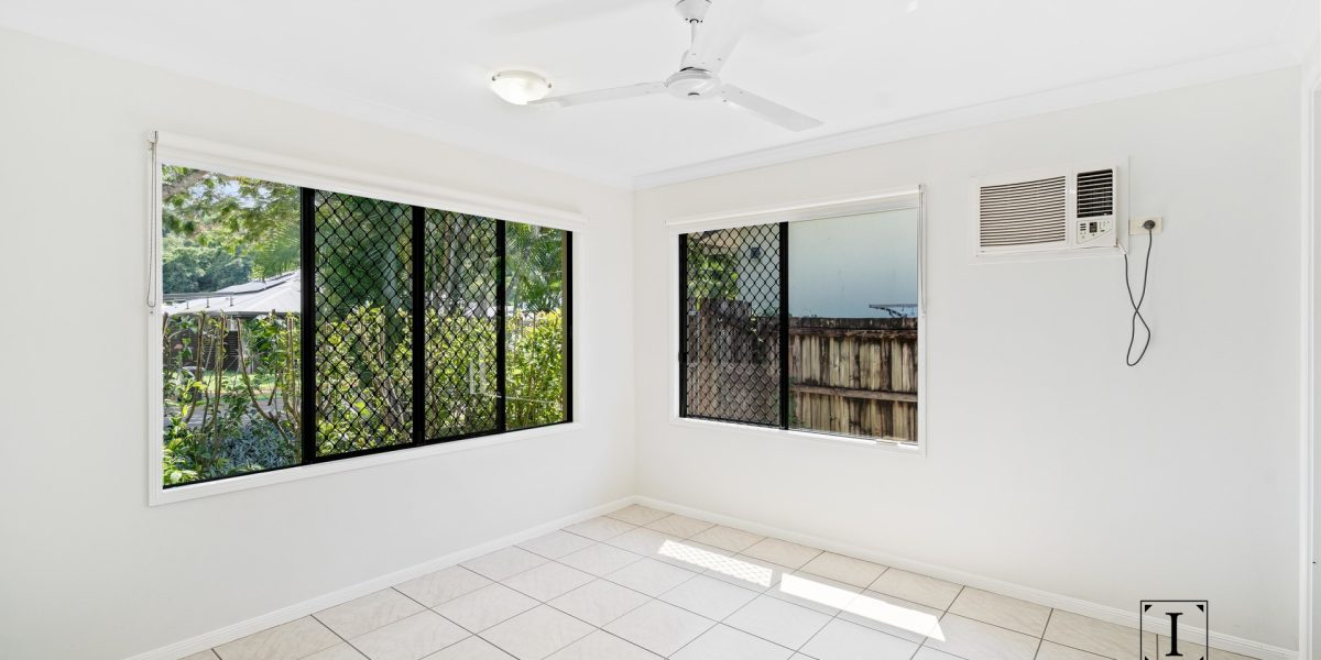 33 Huntley Crescent, Redlynch, QLD 4870 AUS